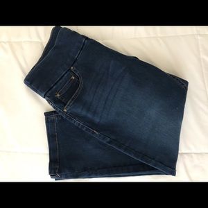 Medium Capri Jeans